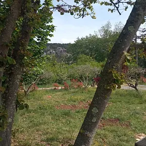 https://les-cyprs.hotels-rhonealpes.com